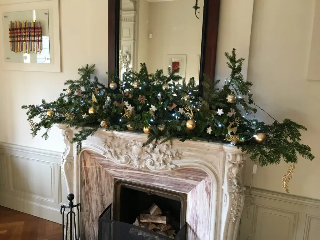 Restaurant Fireplace at Christmas 2019 La Villa de Mazamet