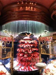 Les Grands Buffets - lobsters and prawns