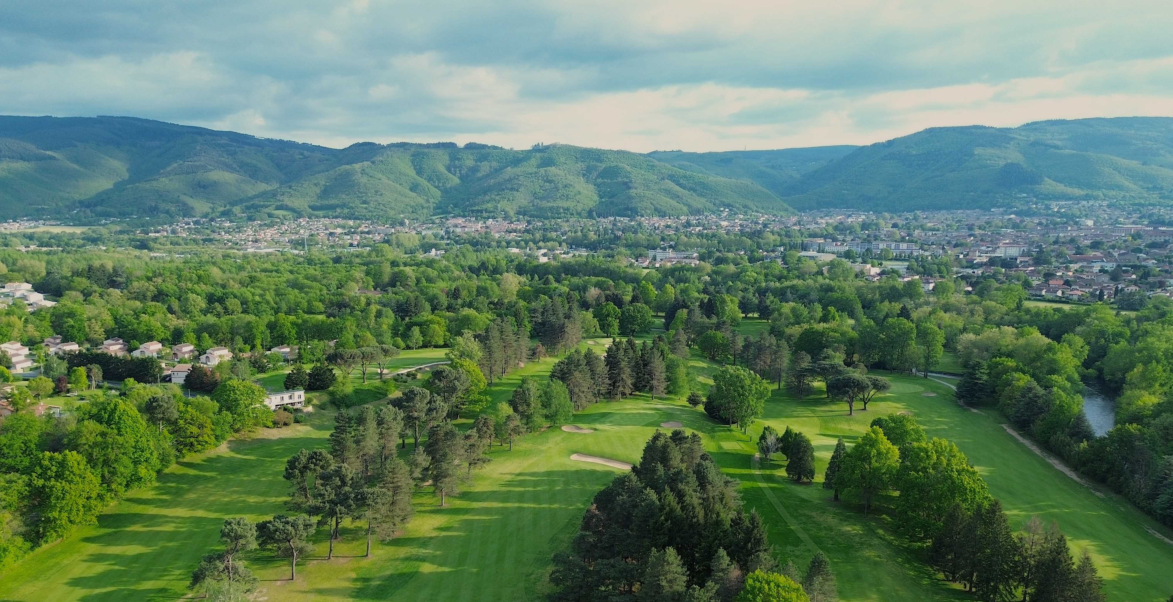 La Barouge golf club and Mazamet in the background
