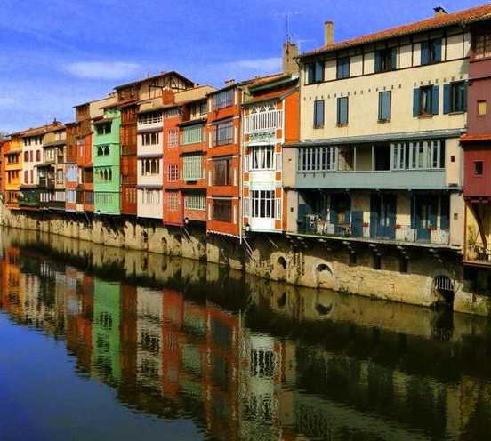Maisons colorées sur l'Agout à Castres