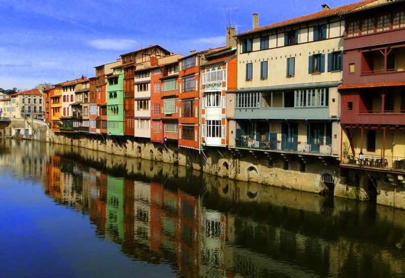 Maisons colorées sur l'Agout à Castres