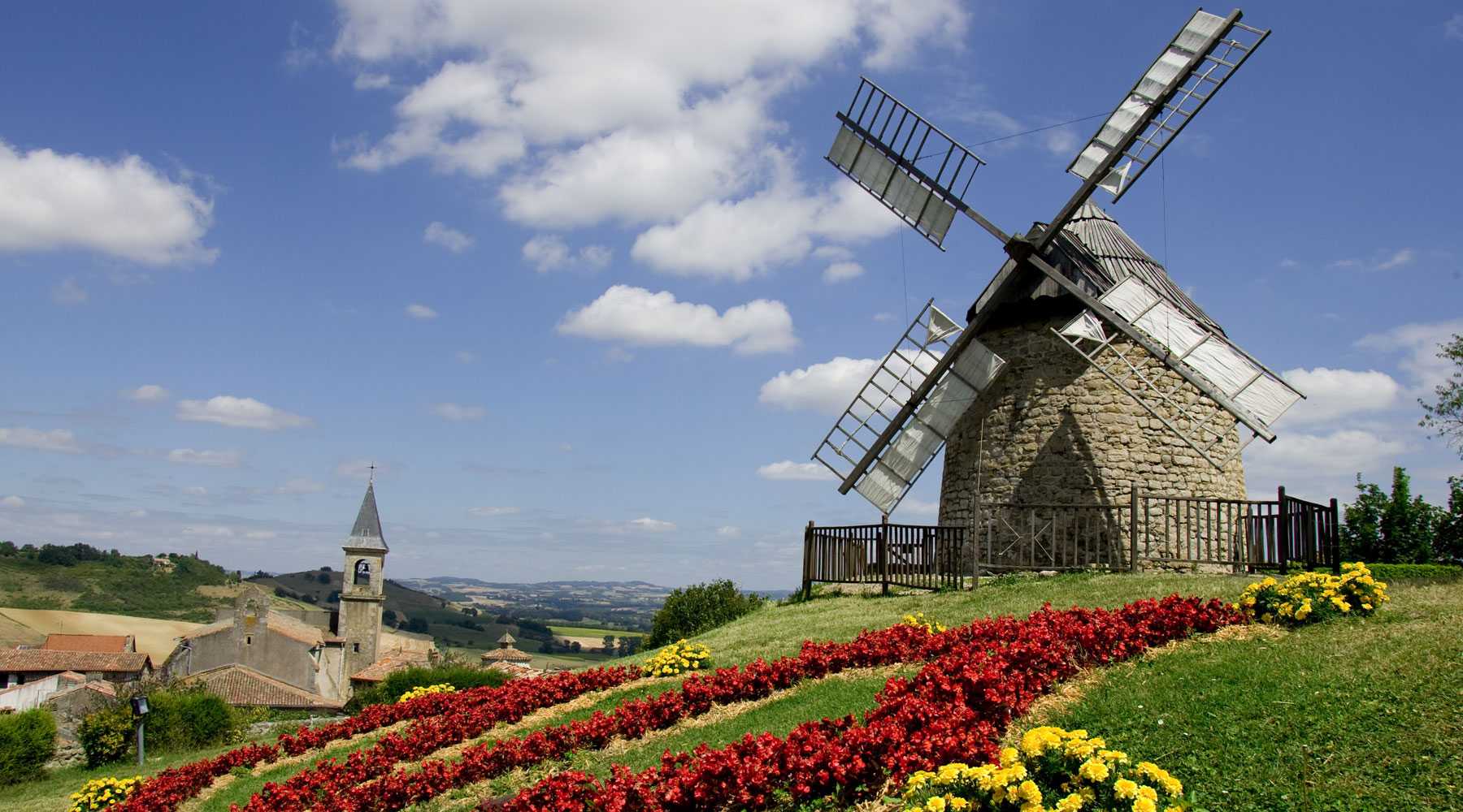 Moulin à vent sur la colline de Lautrec