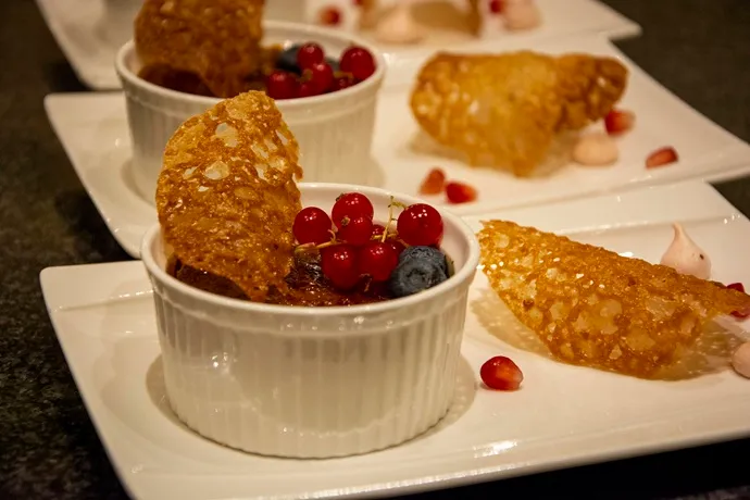 Crème brûlée lavande et Earl Grey, un dessert de la table d'hôtes de Janice à La Villa
