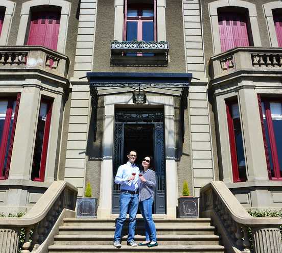 Geoffrey and Janice, your hosts at la Villa de Mazamet