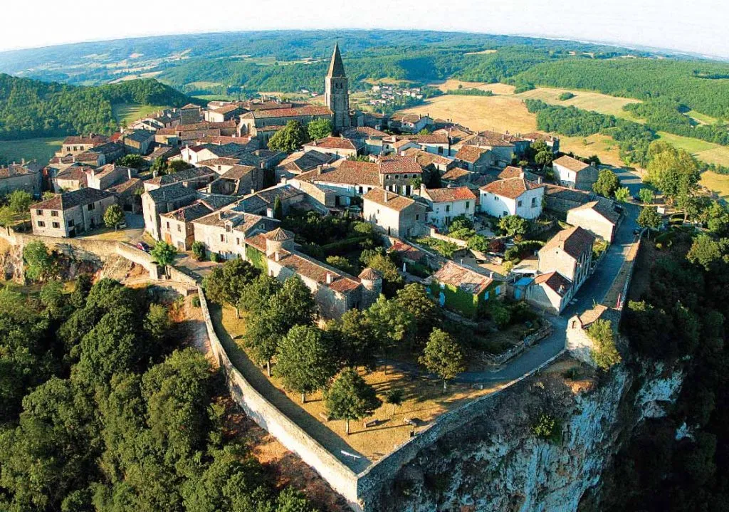 Puycelsi bastide vue aérienne